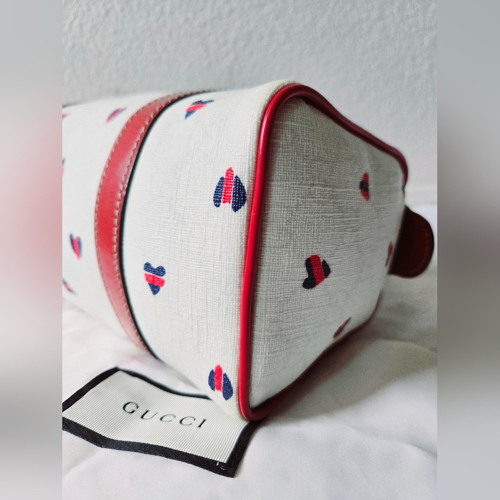 Limited Edition Gucci GG Supreme Hearts Joy Boston Bag - Picture 11 of 16